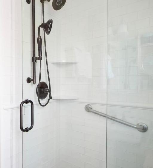 キングサイズベッドのデラックスルーム, Captain's House Inn