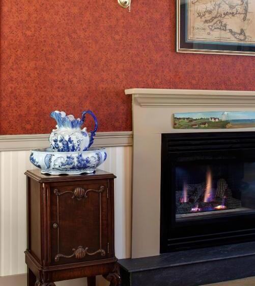 クイーンベッドのデラックスルーム, Captain's House Inn