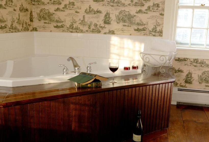 デラックススイート, Captain's House Inn