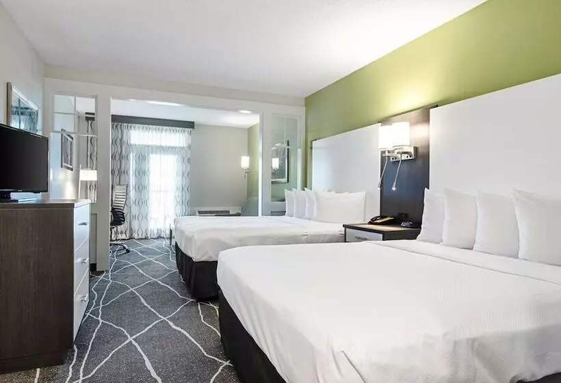 اتاق استاندارد, Clarion Inn Willow River