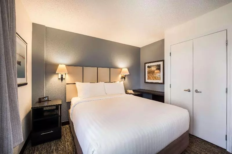 スイート, Sonesta Simply Suites Albuquerque