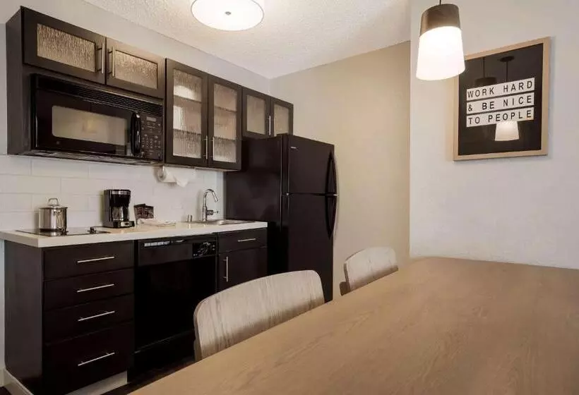 سوییت, Sonesta Simply Suites Irvine East Foothill
