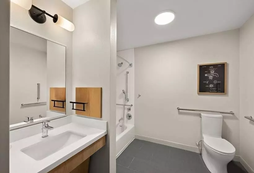 سوئیت برای معلولان, Sonesta Simply Suites Irvine East Foothill