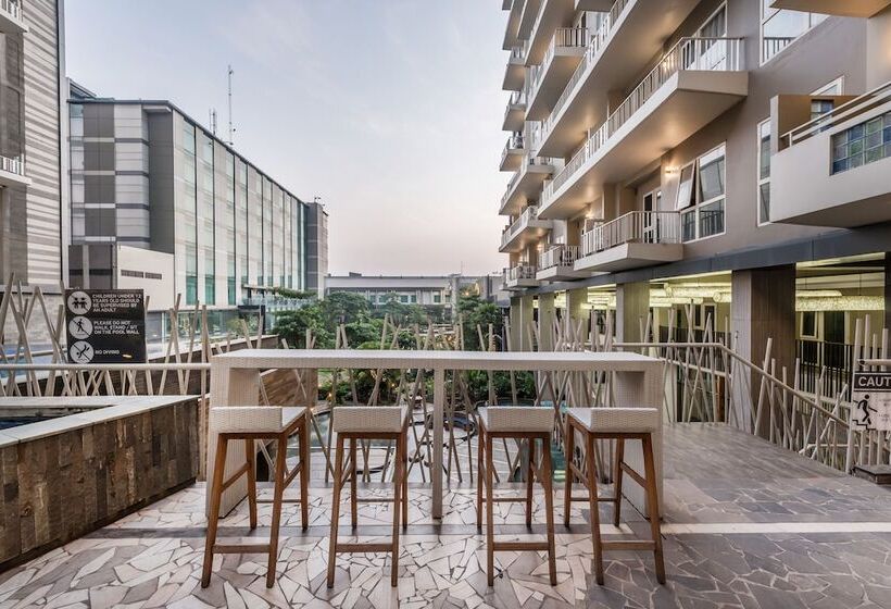 Апартаменты 1 Спальня Вид на Сад, Grande Valore Hotel Cikarang