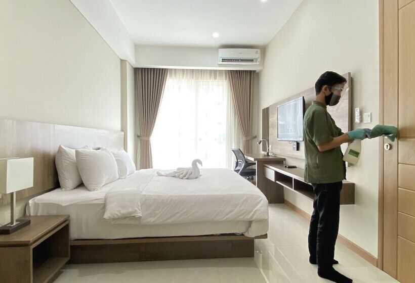 Апартаменты 1 Спальня Вид на Сад, Grande Valore Hotel Cikarang