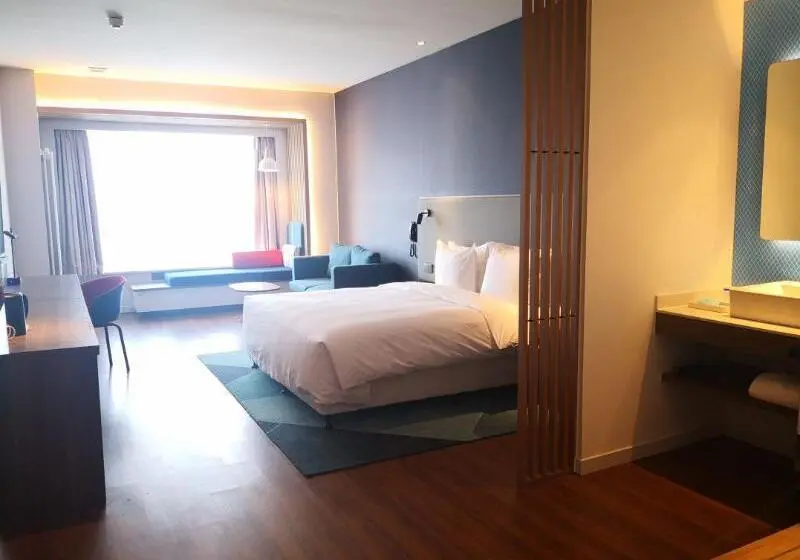 キングサイズベッドのスタンダードルーム, Holiday Inn Express Xi An West By Ihg