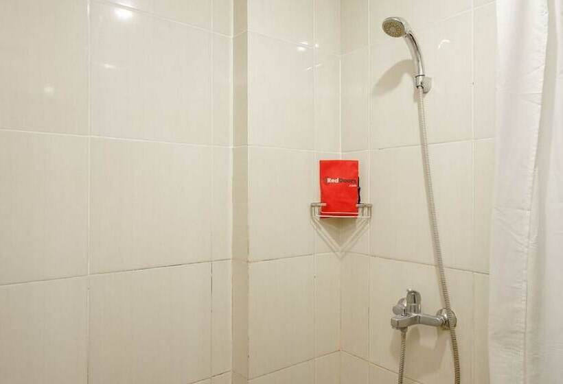 スタンダードルーム, Reddoorz Plus Near Sangkareang Park