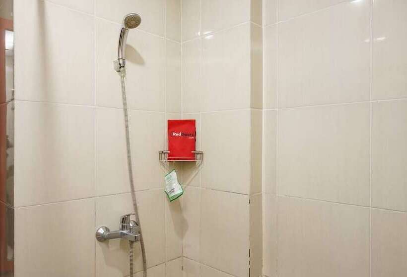 エコノミールーム, Reddoorz Plus Near Sangkareang Park