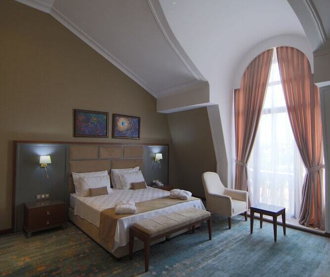 اتاق استاندارد, Saat Meydani Nakhchivan