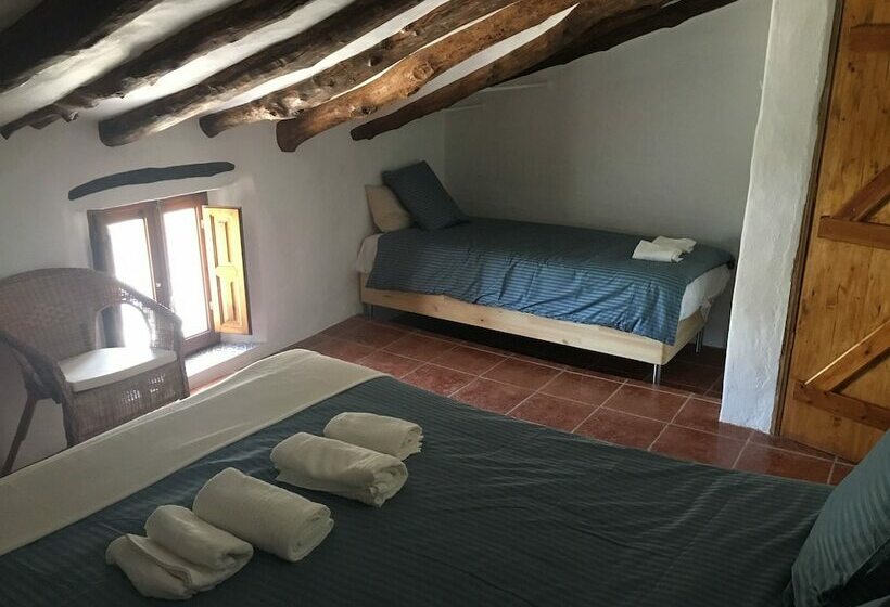 标准三人间, Villa Mélusine