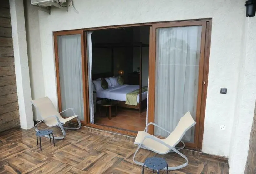 Standard-huone Sisäpuolella, The Summer House, Pachmarhi   Am Hotel Kollection