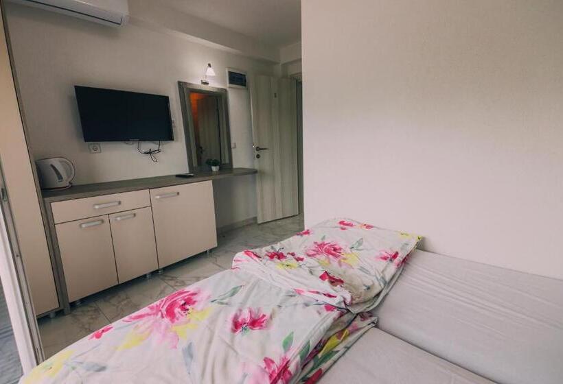 اتاق استاندارد با بالکن, Villa Ekaterina