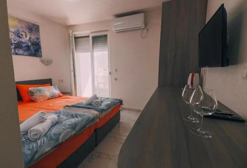 اتاق استاندارد با بالکن, Villa Ekaterina