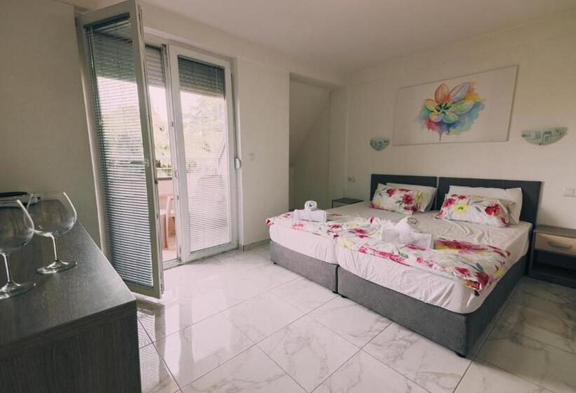 اتاق استاندارد با بالکن, Villa Ekaterina