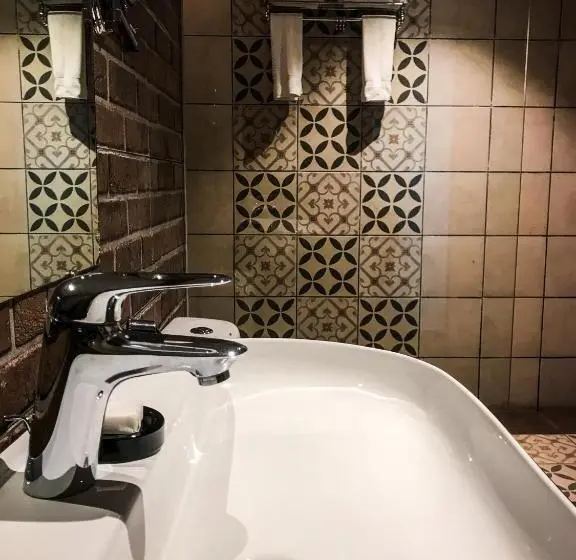 Sviitti, The Summer House, Pachmarhi   Am Hotel Kollection