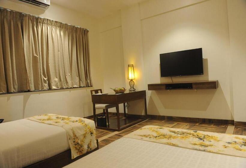 اتاق لوکس, The Summer House, Pachmarhi   Am Hotel Kollection