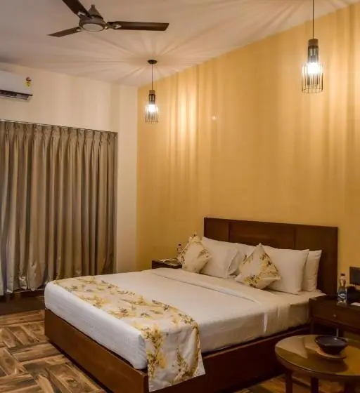 Deluxe-huone Parveke, The Summer House, Pachmarhi   Am Hotel Kollection
