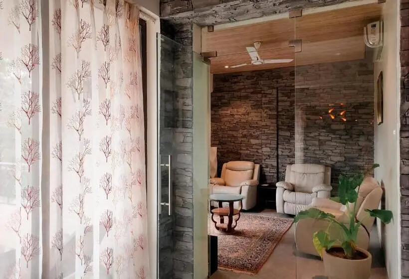 Presidenttisviitti, The Summer House, Pachmarhi   Am Hotel Kollection
