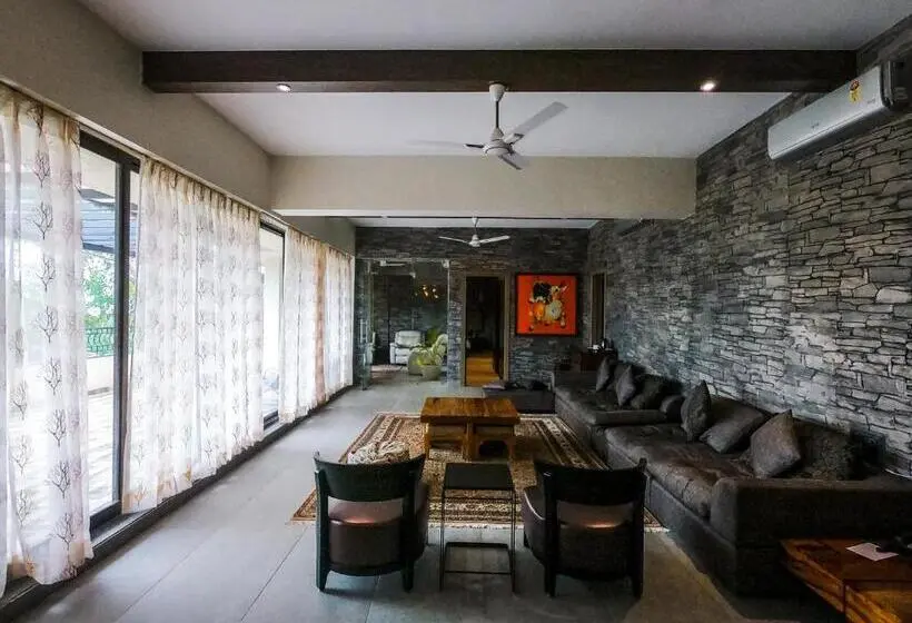 Presidenttisviitti, The Summer House, Pachmarhi   Am Hotel Kollection