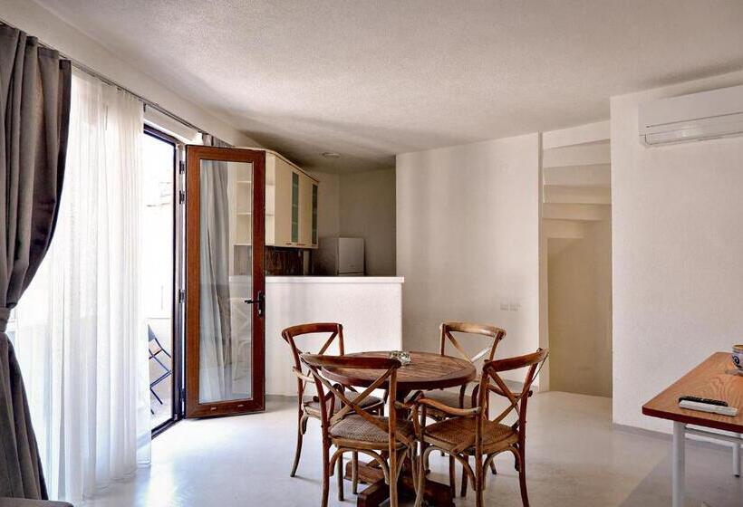 جناح دوبلكس, Bono Hotel Old Town