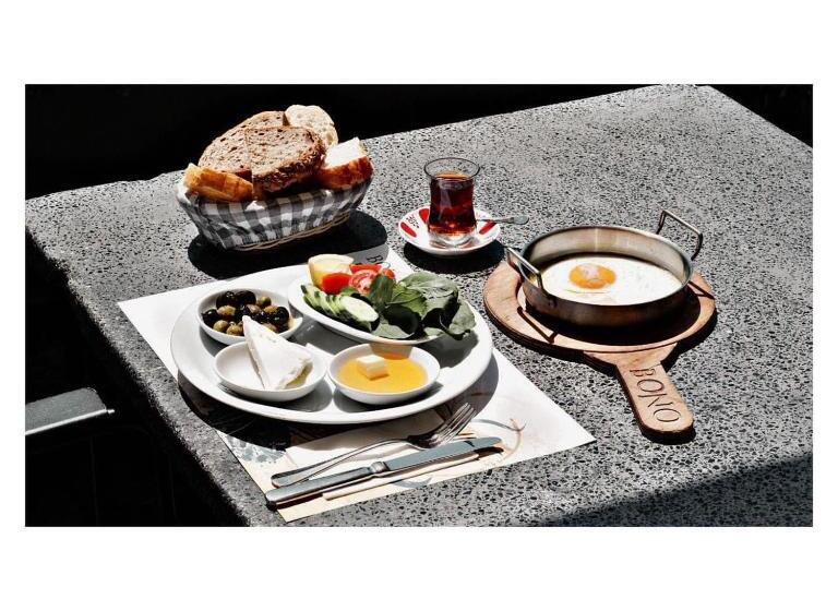 غرفة قياسية ثلاثية مزودة بتراس, Bono Hotel Old Town