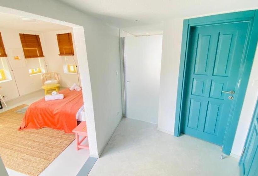 غرفة قياسية ثلاثية مزودة بتراس, Bono Hotel Old Town