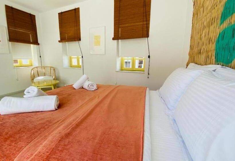 غرفة قياسية ثلاثية مزودة بتراس, Bono Hotel Old Town