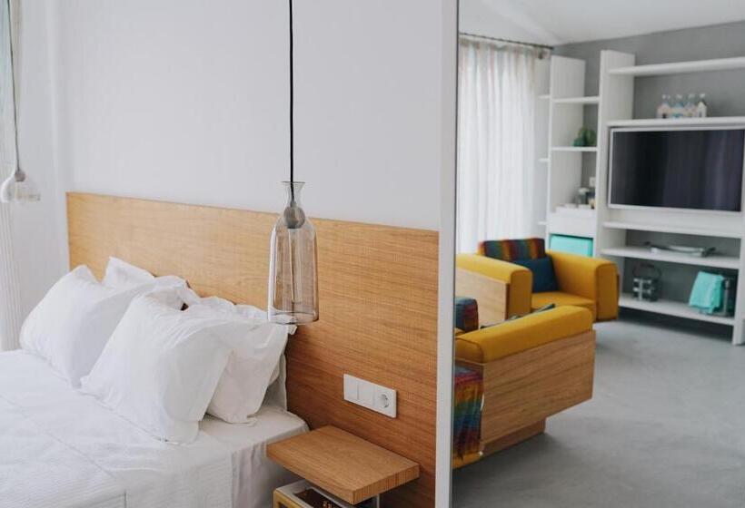 Номер Стандарт с Балконом, Bono Hotel Old Town