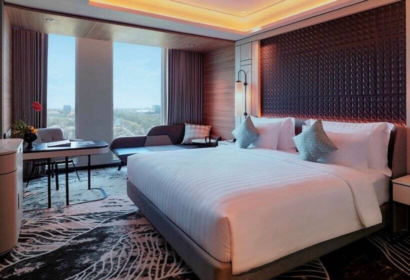 琮城市景观的豪华间, Movenpick Surabaya City