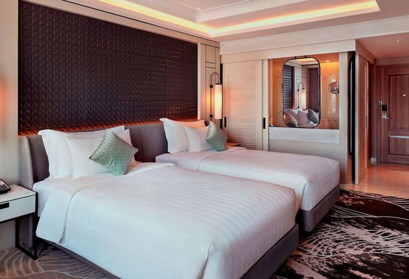 琮城市景观的豪华间, Movenpick Surabaya City