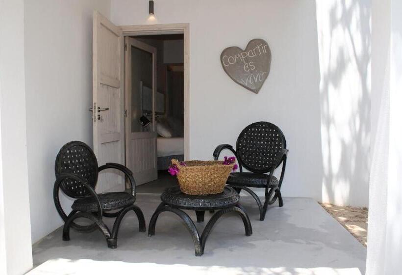 سوییت, La Hacienda