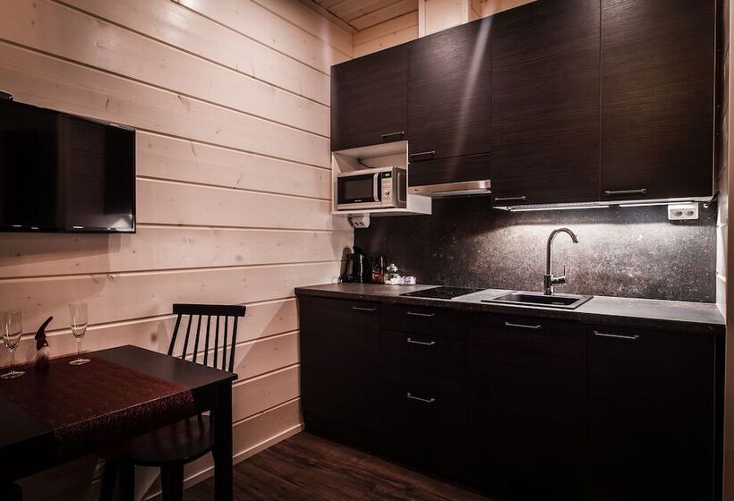 سوییت لوکس, Villa Happy Fox