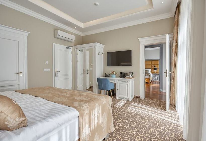 수피리어 룸, Golden Key Boutique