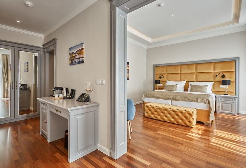 디럭스 룸 도시 전망, Golden Key Boutique