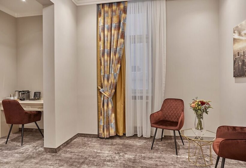 디럭스 스위트, Golden Key Boutique