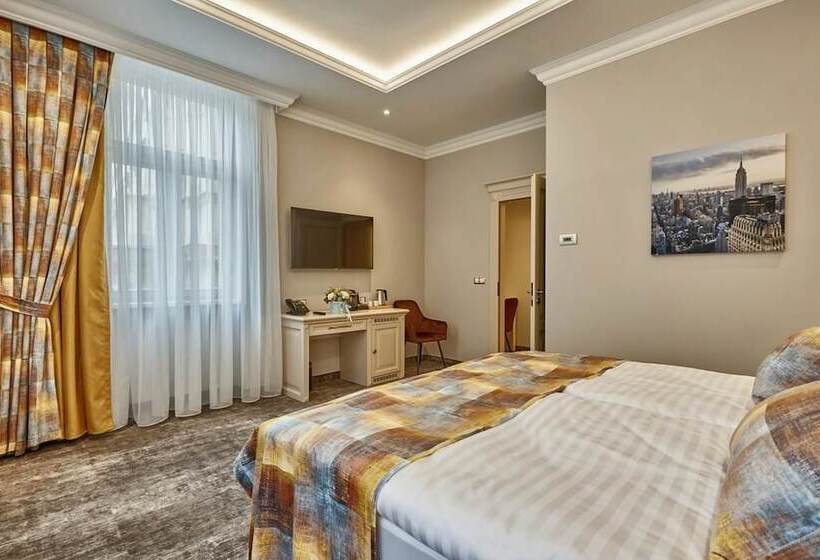 디럭스 스위트, Golden Key Boutique