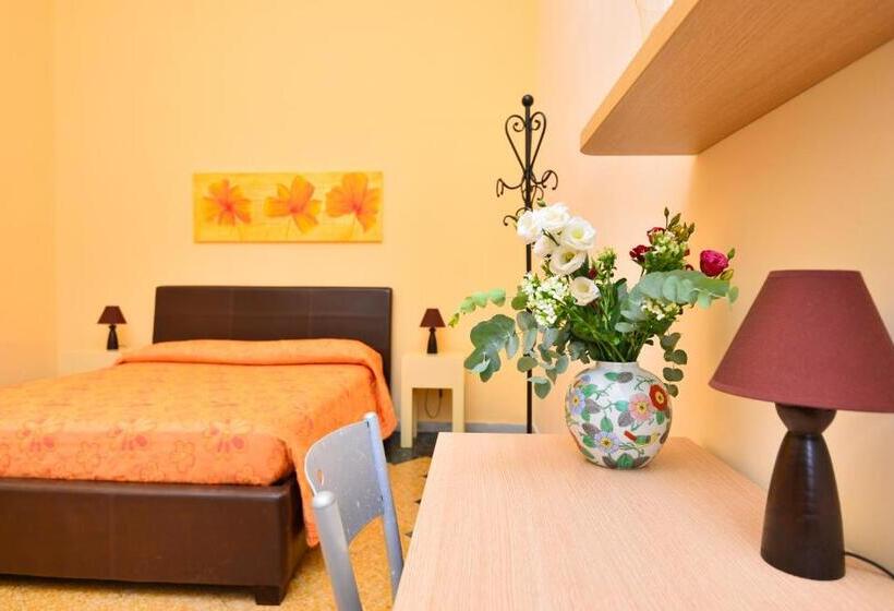 חדר סטנדרט לשלושה עם טרסה, Balcone Su Otranto