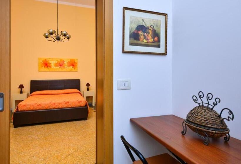 חדר סטנדרט לשלושה עם טרסה, Balcone Su Otranto