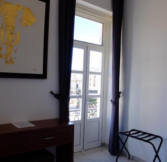 جناح مزوَّد بشرفة, Estancia Real