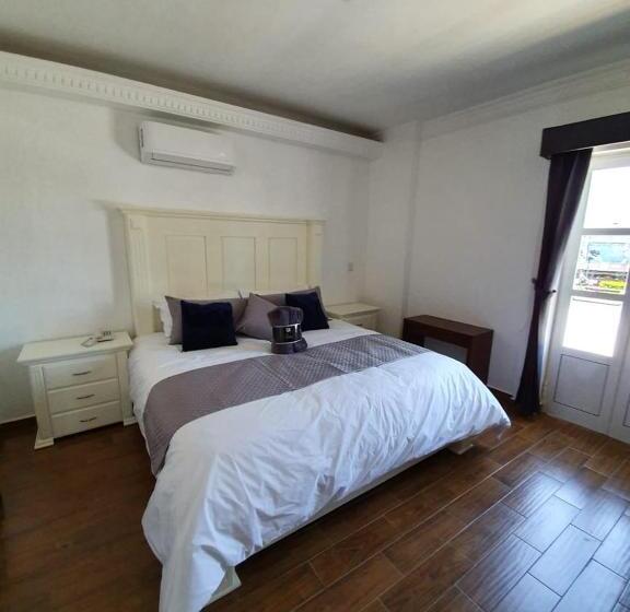 جناح عائلي, Estancia Real