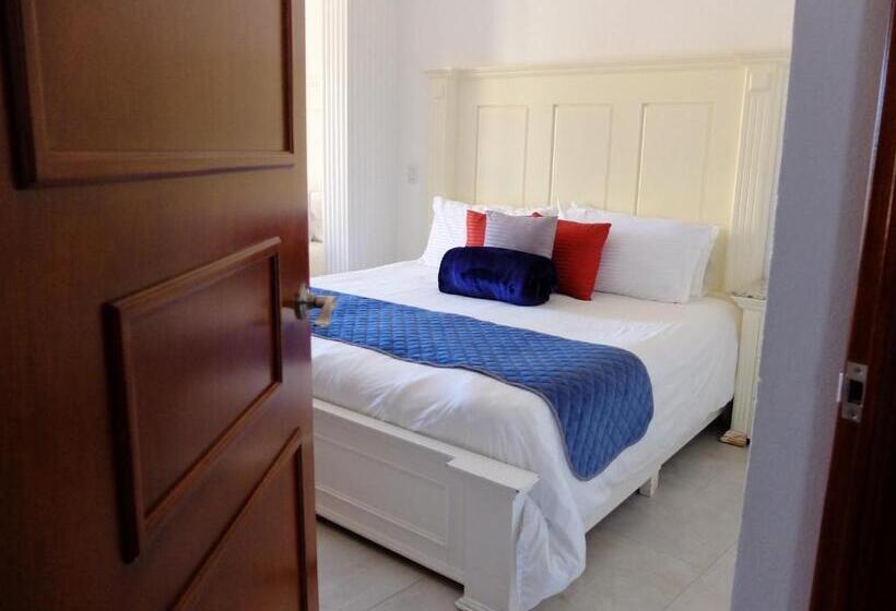 جناح جونيور مزوَّد بتراس, Estancia Real