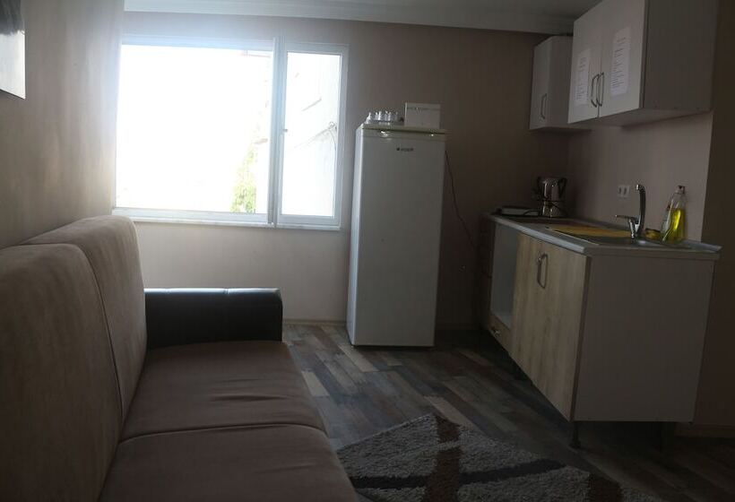 Кровать в Общей Комнате, Amintas Hostel & Motel