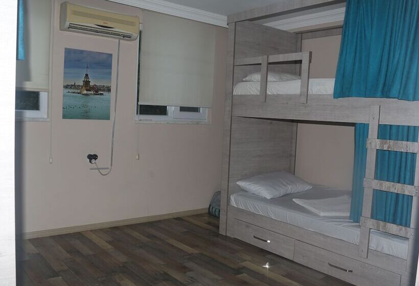 سرير فى غرفة مشتركه, Amintas Hostel & Motel