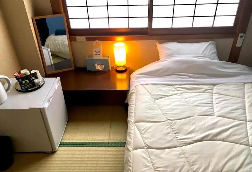スタンダードルーム, Django Hostel & Lounge