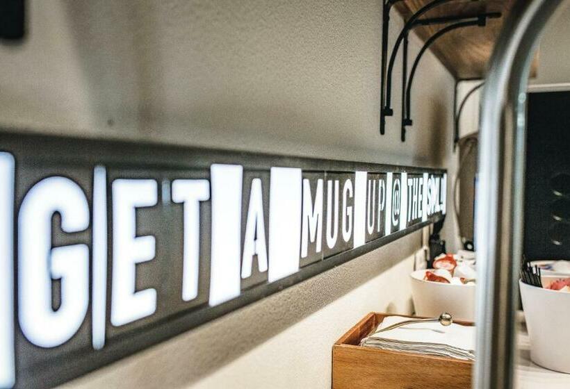 带大床的标准间, Stonewall Motor Lodge