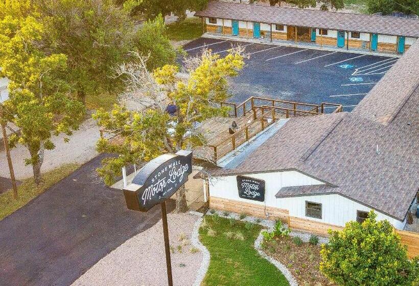 豪华房间, Stonewall Motor Lodge