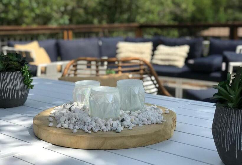 适合残疾人士使用的带超级大床的标准间, Stonewall Motor Lodge