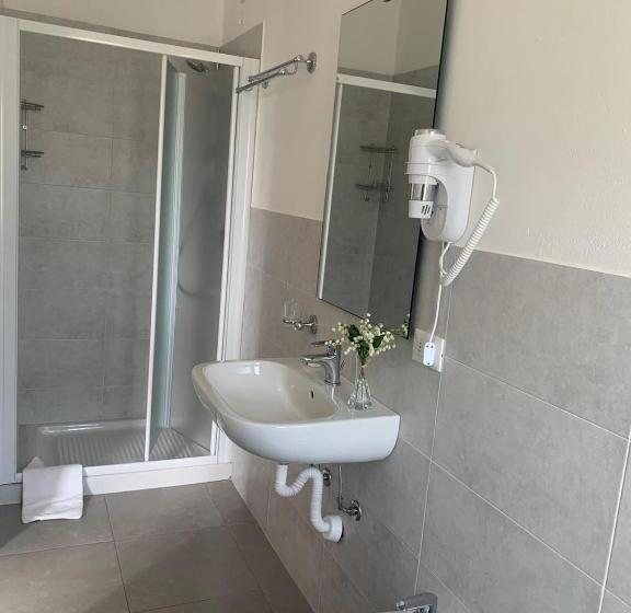 اتاق استاندارد, Lorena