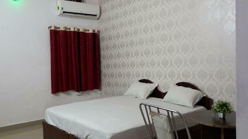 スタンダードルーム, Vindhyvasini Guest House