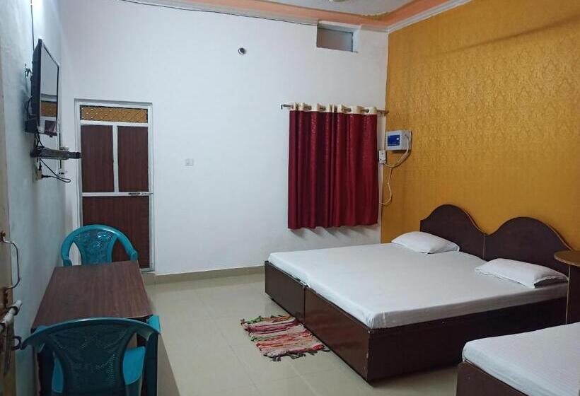 غرفة كومفورت ثلاثية, Vindhyvasini Guest House